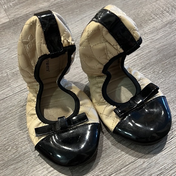 Fold up Butterfly Flats - Picture 2 of 5